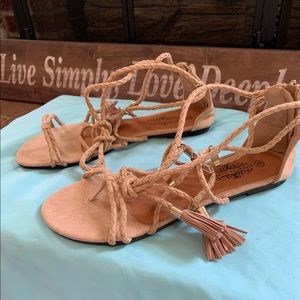 Women’s sz 8 sandals